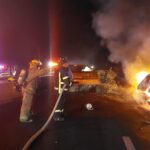 Dos vehículos incendiados y 9 personas lesionadas dejó un accidente el domingo en la Carrera SMA – Celaya