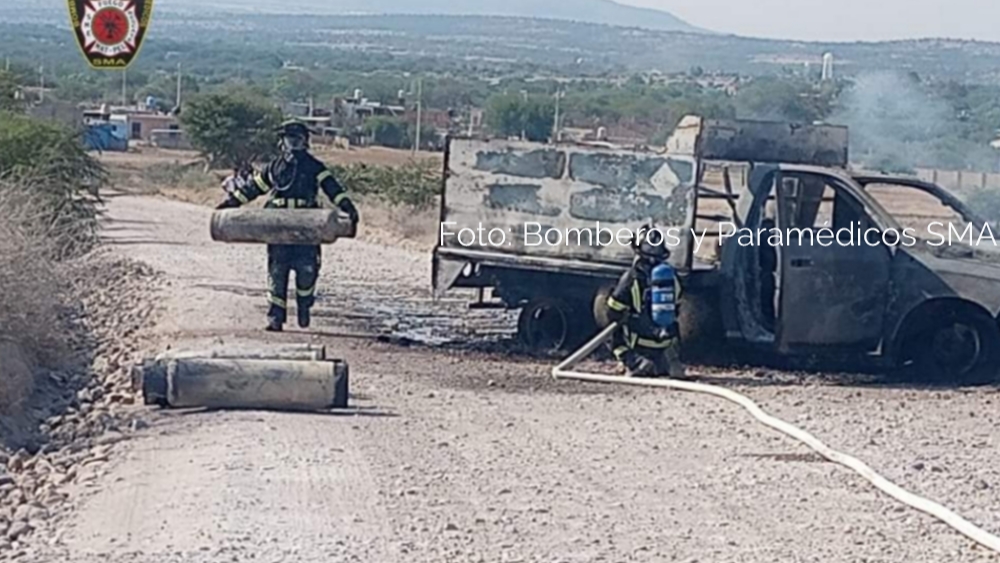 Un vehículo de Gas LP se incendió la tarde de este miércoles en Presita de Santa Rosa