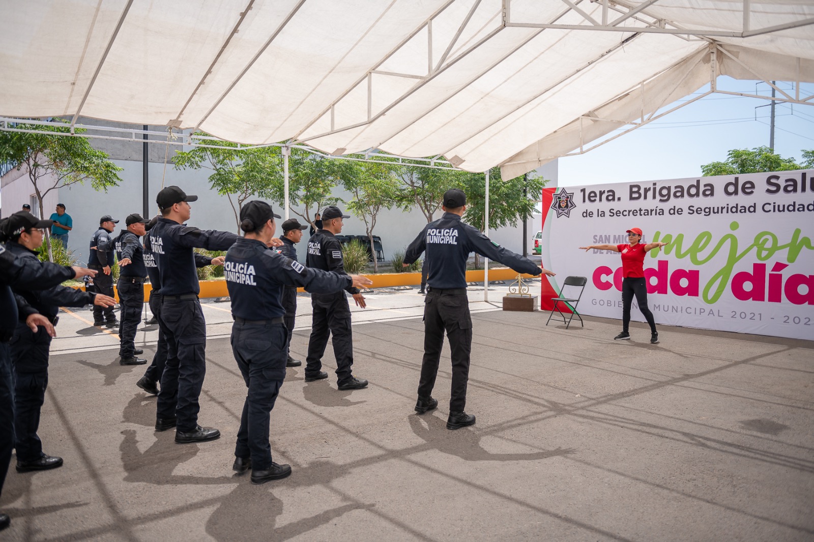 Revisan salud de policías y los ponen a hacer ejercicio para hacer su chamba en San Miguel de Allende