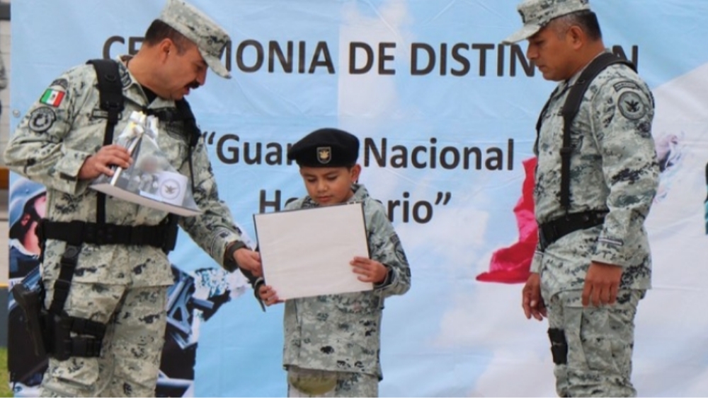 Guardia Nacional hizo feliz a un niño al nombrarlo ‘guardia honorario’ por un día