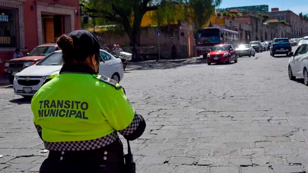 (VIDEO) Turistas denuncian malos tratos por parte de Tránsitos y Policías de San Miguel de Allende