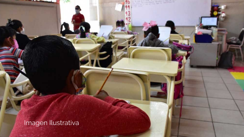 Sin libros regresaron a la escuela este lunes alumnos de educación básica de Guanajuato