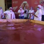 Celaya rompe Récord Guiness al hacer el dulce de leche más grande del mundo