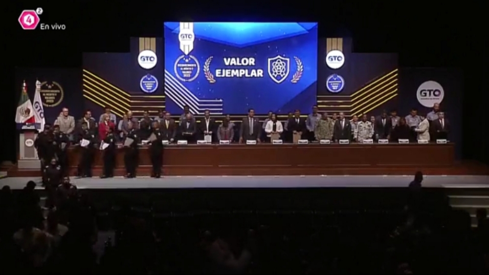 Reconocen a tres policías de SMA entre los mejores 267 del Estado de Guanajuato