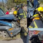 Chocan dos vehículos en la carretera a Celaya y auxilian bomberos