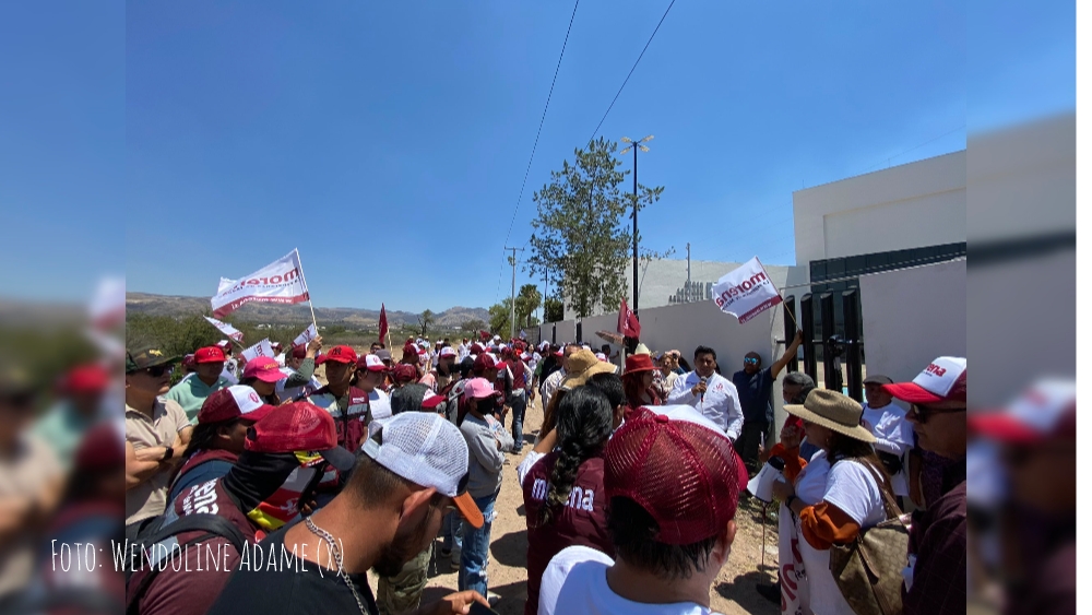 Militantes de Morena y PT se manifiestan en el IEEG ante desaprobación de 4 candidaturas
