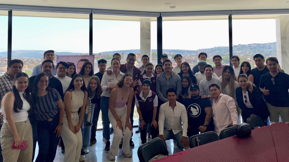 Osvaldo García, candidato de MORENA a la alcaldía de SMA se reunió con jóvenes para hablar de propuestas