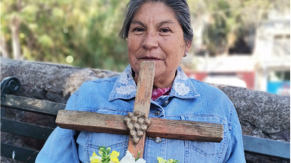 «Hace 20 años la Santa Cruz me hizo el milagro de salvar mi vida y la de mi hija»: Santos Ortiz