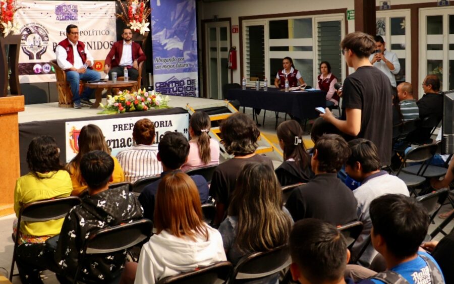 Doc. Osvaldo García participa en un foro estudiantil del CEESA de SMA