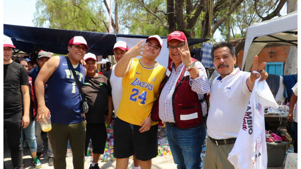 Doc. Osvaldo García visita Villa de los Frailes, el tianguis de la Estación y colonias Pedro Moreno y San Antonio