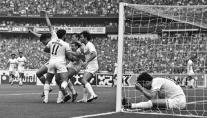 albacete sorprende al eliminar al real madrid de la copa del rey en el debut de su nuevo entrenador, marcando un inicio inolvidable en la competición.