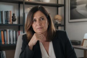 ana cortés, psicóloga, explica cómo ascender en la vida profesional puede generar más inseguridad y presión que deseos de venganza.