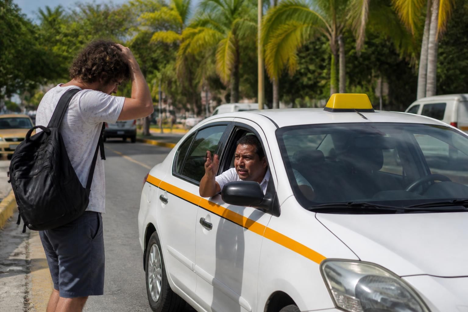 captan a un taxista en quintana roo extorsionando a un turista: 'dame $200 o te llevo con la policía'. descubre los detalles de este caso de abuso en el transporte local.