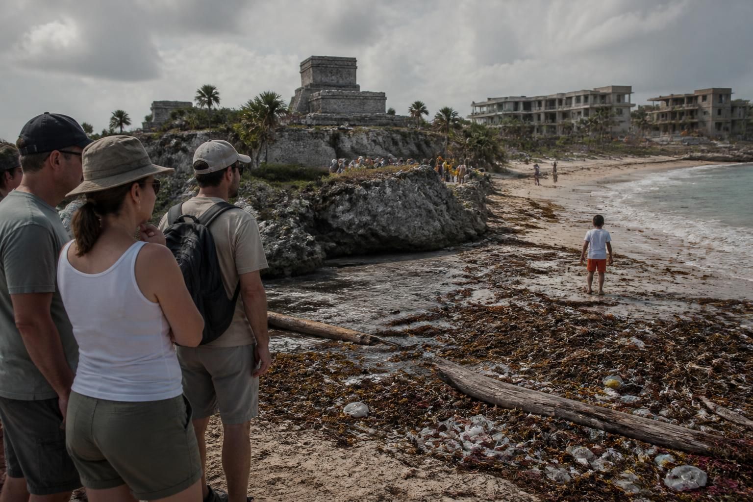 explora perspectivas críticas y desafíos actuales del turismo en yucatán a través de 'cartas al diario', una reflexión profunda sobre su impacto y futuro.