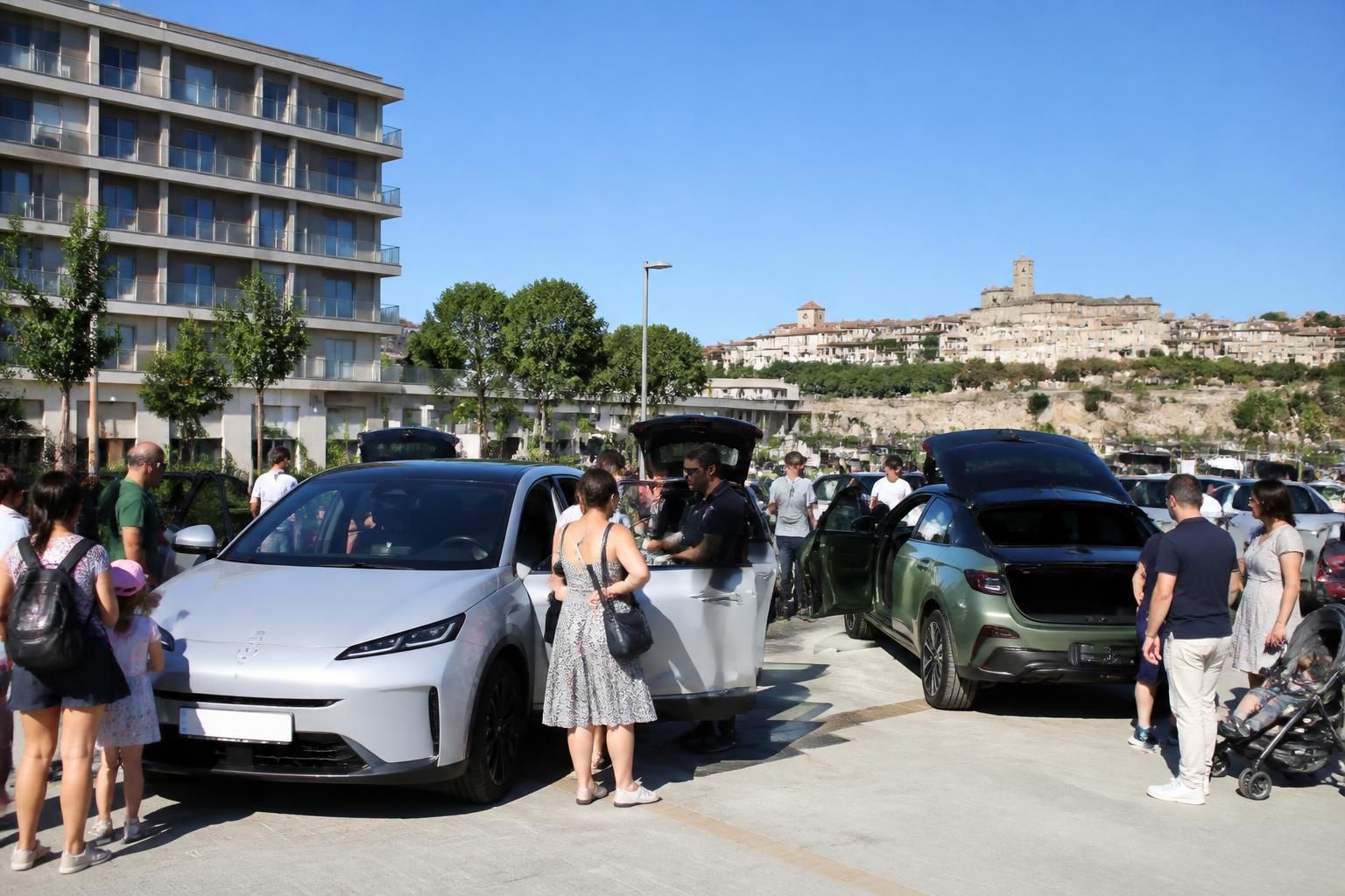 el 'summer roadshow' de mg llega este sábado a itaroa para revolucionar la movilidad eléctrica en navarra, ofreciendo demostraciones, novedades y experiencias únicas para toda la familia.