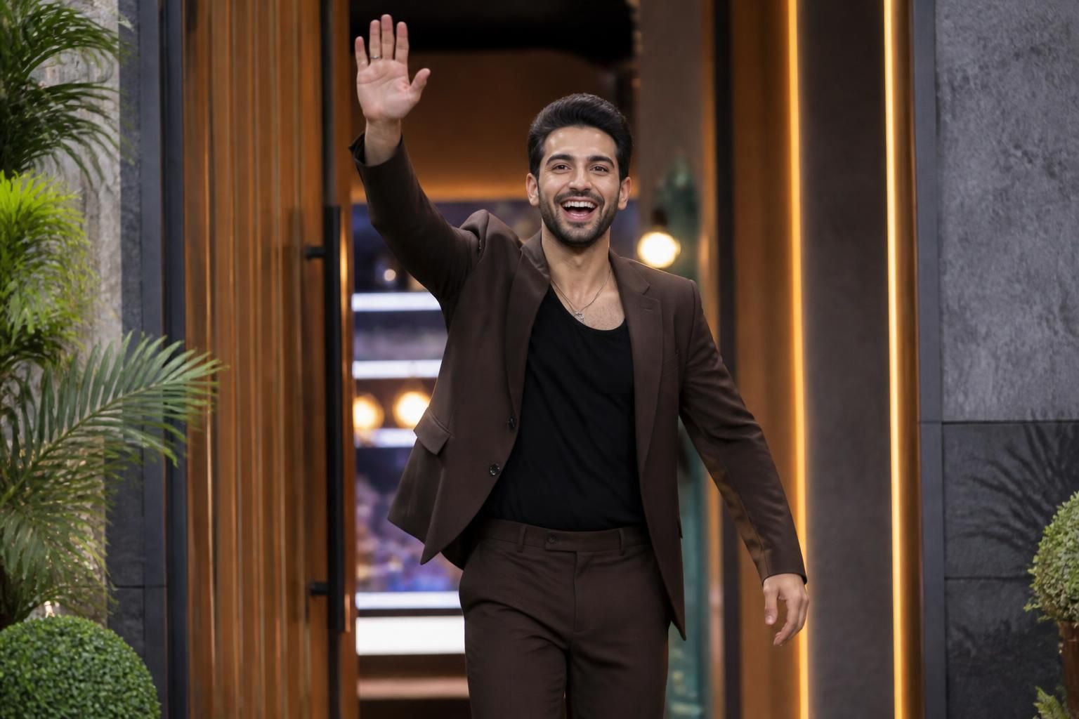 descubre a masad altamimi, el noveno participante oficial que se une a la casa de los famosos méxico 2026. no te pierdas su llegada y qué traerá a la competencia.