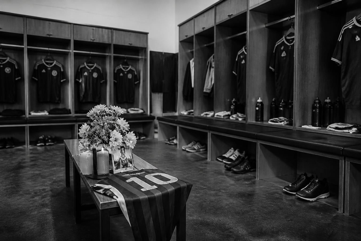 video en el vestuario de sudáfrica con jayden adams gana relevancia tras la triste noticia del fallecimiento del jugador.