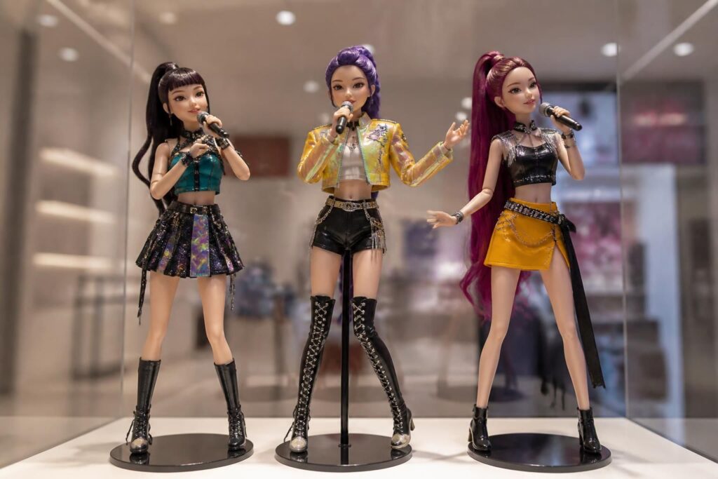 explora las muñecas parlantes y cantantes de 'las guerreras k-pop' de mattel. conoce sus precios y descubre dónde comprarlas en méxico. ¡diversión garantizada para los fans del k-pop!
