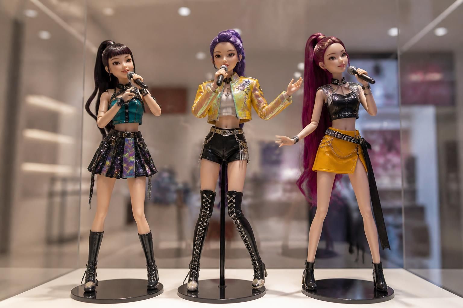 explora las muñecas parlantes y cantantes de 'las guerreras k-pop' de mattel. conoce sus precios y descubre dónde comprarlas en méxico. ¡diversión garantizada para los fans del k-pop!