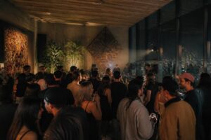 únete a la exclusiva listening party en cdmx presentada por latin mafia y fred again. disfruta de lo mejor de la música en un evento único e inolvidable.