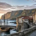descubre la joya escondida de la costa vasca, cuna del primer hombre que circunnavegó el planeta, según la revista ‘viajar’. un destino único lleno de historia y belleza natural.