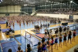 posadas se convierte en el epicentro del turismo deportivo al alojar un nacional con 400 gimnastas, atrayendo a aficionados y fortaleciendo la economía local.