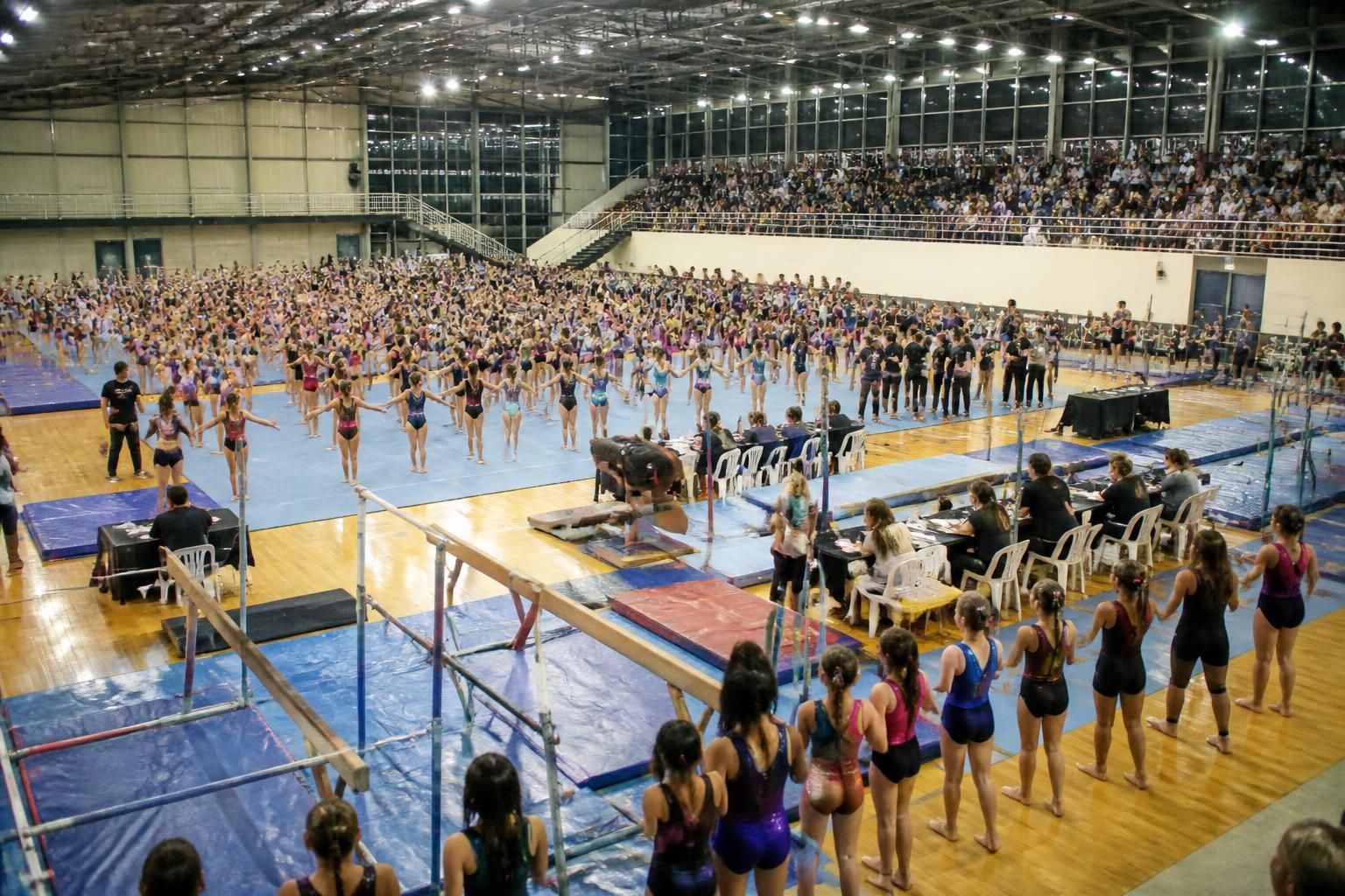 posadas se convierte en el epicentro del turismo deportivo al alojar un nacional con 400 gimnastas, atrayendo a aficionados y fortaleciendo la economía local.