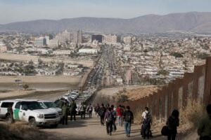 descubre la operación texana en el paso que precede al fenómeno emergente en méxico, antes de tijuana, y cómo influye en la región.
