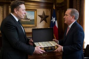 el super pac de elon musk inicia inversiones para apoyar la campaña de ken paxton en texas, buscando influir en las próximas elecciones del estado.