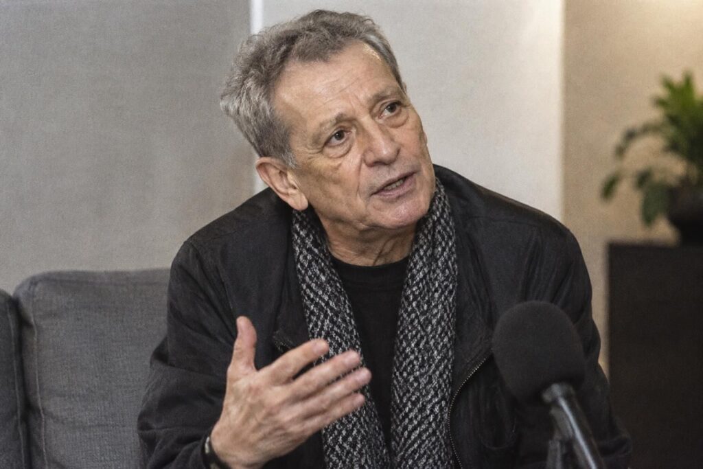 césar bono habla por primera vez sobre su salud y aclara si le detectaron un tumor en el ojo, tras la preocupación de sus seguidores.