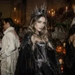 belinda celebra el beliween 2026 con una fiesta de disfraces llena de extravagancia. descubre los looks y los mejores momentos en fotos.