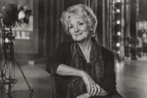 fallece barbara barrie, actriz de «la ley y el orden» nominada al oscar y reconocida por su trayectoria en cannes y broadway.
