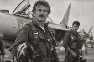 fallece tom skerritt, recordado por interpretar al icónico viper en top gun y compartir pantalla con tom cruise en la emblemática película.