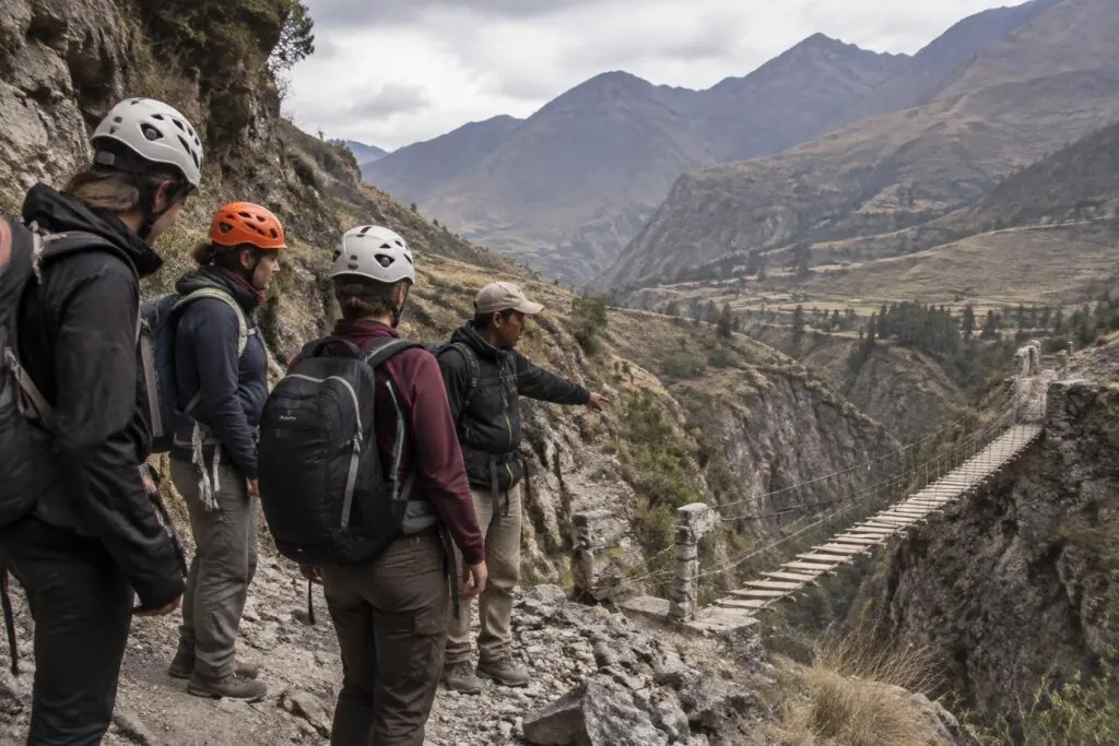 mincetur advierte que el 45% de los turistas percibe inseguridad en el turismo de aventura en perú y uno de cada tres se sintió en peligro.
