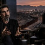 serj tankian, vocalista de system of a down, participa en el documental de netflix sobre «el mayo». descubre cómo fue su intervención.
